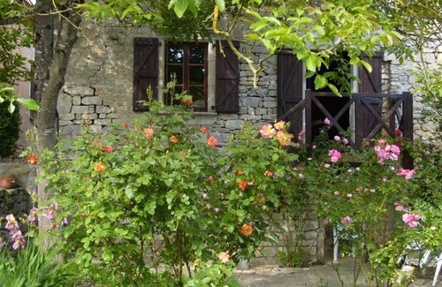 Cazals Apartment | Small studio for 2 in the gorges of the Aveyron