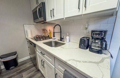 North Ironbound Apartment | Smart and modern central 2br apt