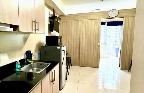 Sampaloc Condo | SMDC Breeze Condo w/Free Parking in Pasay-Philippines (near NAIA Terminals)