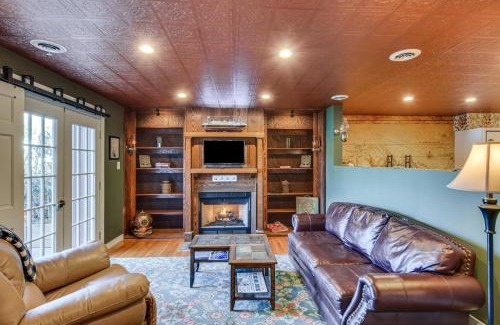 Smethport Apartment | Smethport Vacation Rental with Fireplace and Lake View