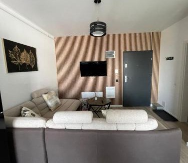 Bistrita Apartment | Smile - BrandNew Apart with FreeUndergroundParking, large Balcony, near Shopping Centers