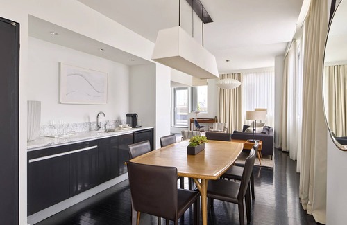 Tribeca Hotel | Smyth Suite at Smyth Tribeca, Close to Brooklyn Bridge, Rockefeller Center!