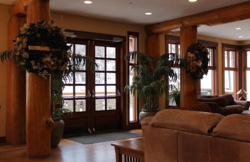 East Kootenay Apartment | Snow Creek Lodge by Fernie Lodging Co