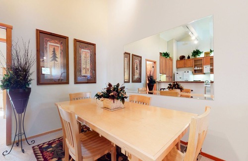 Mammoth Lakes House | Snowcreek V 1005 2 Bedroom Townhouse by RedAwning