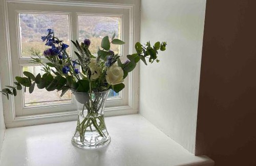 Gallt Y Foel House | Snowdon Cottage Llanberis Tucked Away In The Mountains Of Snowdonia
