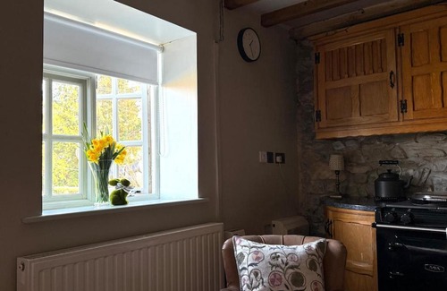 Gallt Y Foel House | Snowdon Cottage Llanberis Tucked Away In The Mountains Of Snowdonia