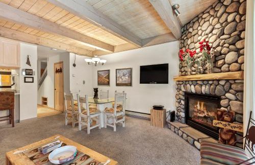 Warrior's Mark Apartment | Snowdrop 12 by Great Western Lodging