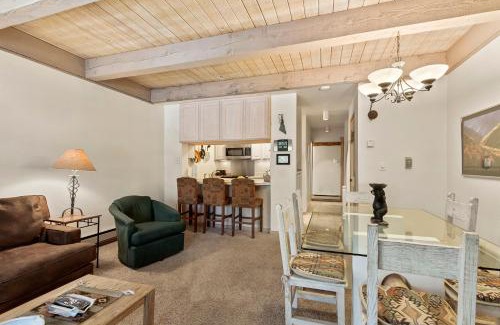 Warrior's Mark Apartment | Snowdrop 12 by Great Western Lodging