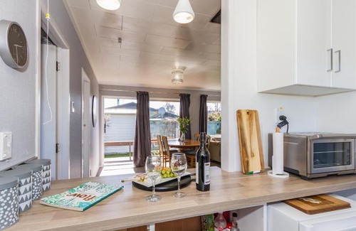 Ohakune House | Snowdrop Cottage - Ohakune Holiday Home