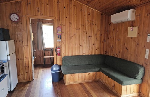 Snug RV Rental | Snug Beach Cabin And Caravan Park