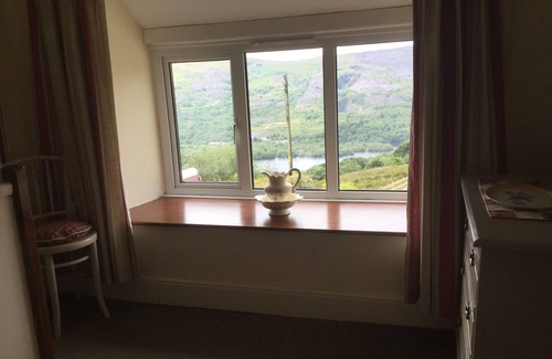 Gallt Y Foel Cottage | Snug, centrally Cottage With Enviable Lake and Snowdon Massif Views.