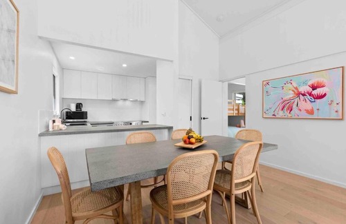 Ocean Grove House | So Beachy! 200m to the beach or shops! Sleeps 8