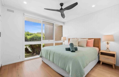 Ocean Grove House | So Beachy! 200m to the beach or shops! Sleeps 8