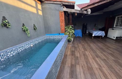 Ipiranga House | Sobrado com Piscina Perto Praia