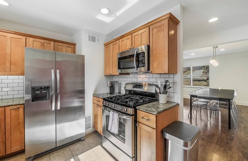 Dawson House | SoCo Vibes | Near DT | 9 beds