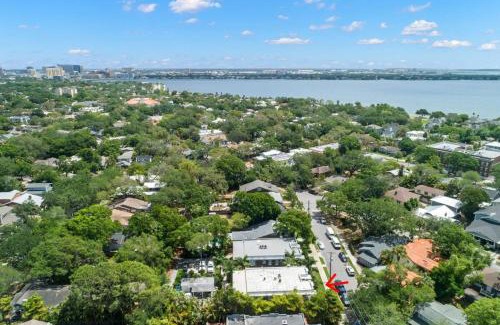 SoHo Apartment | SoHo Siesta Stunning Apt w Private Balcony