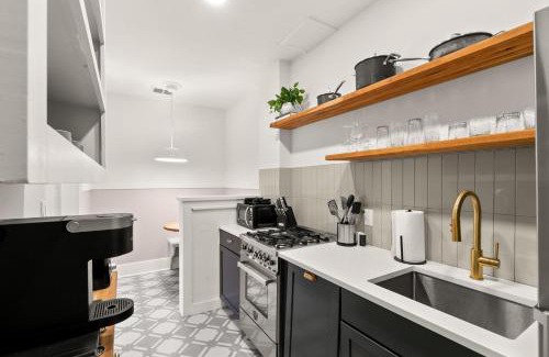 SoHo Apartment | SoHo Siesta Stunning Apt w Private Balcony