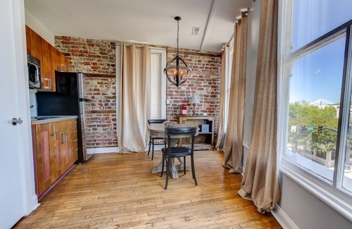 Charleston Historic District Condo | Soho Suite-Where Luxury & Location Meet