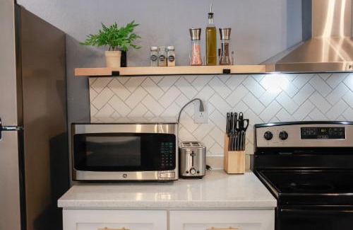 East Ocean View Apartment | Sojourn's Harborage Jellyfish Suite Near Beach