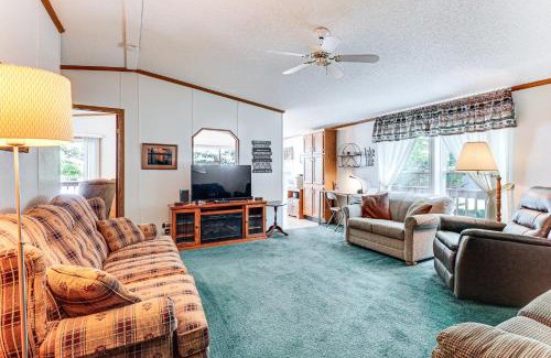 Phillips House | Solberg Lake House Dock, Deck and Stunning Views!