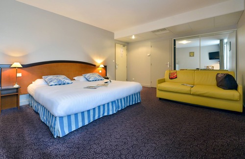 Solaize Hotel | Soleil et Jardin