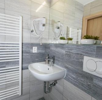 Malacky Hotel | Solid Gold Garni Hotel