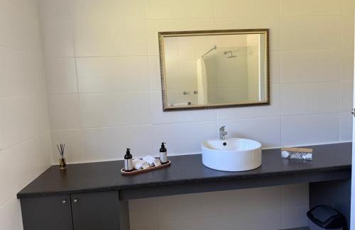 Bathurst House | Solitude on Somerset