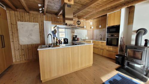 Vestvagøy House | Solodden, Authentic rorbu in Lofoten