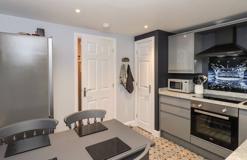 Wigton House | SOLWAY VIEW, pet friendly, character holiday cottage in Silloth