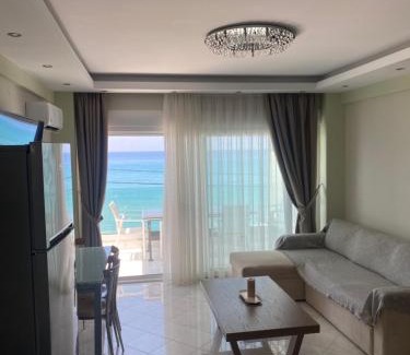 Loutsa House | Solymar