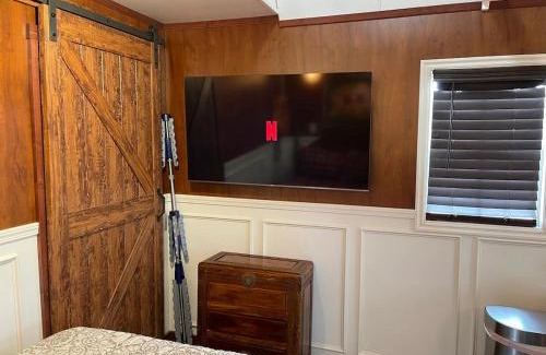 Fredonia House | Something to Write Home about