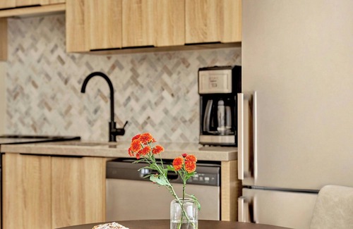 St. Lawrence Apartment | Sonder by Marriott Bonvoy The Nealon Apartments