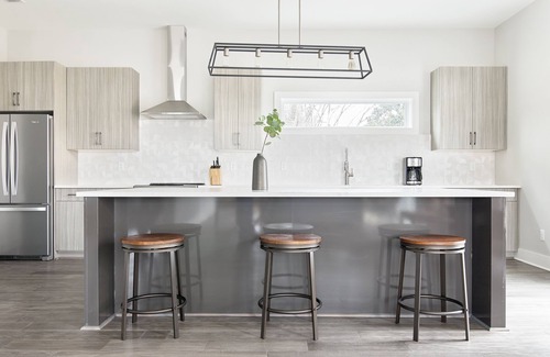 Chestnut Hill Apartment | Sonder The Retreat