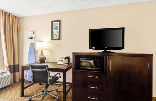 Fairbanks Hotel | Sonesta Essential NW Houston