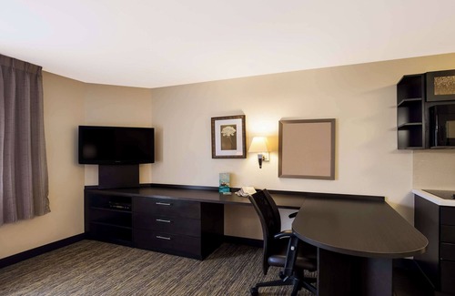 Earth City Hotel | Sonesta Simply Suites St Louis Earth City