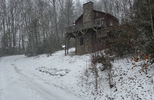 Vilas Cabin | Songbird Cabin is serenity tucked away on the edge of a Christmas Tree Farm
