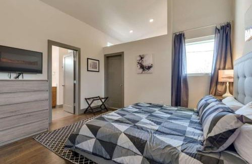 Chestnut Hill House | Songbird Suite AB