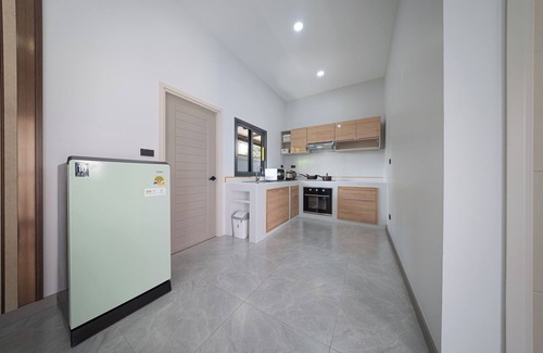 Nikhom Phatthana Hotel | Songmee Pool Villa Nikompattana