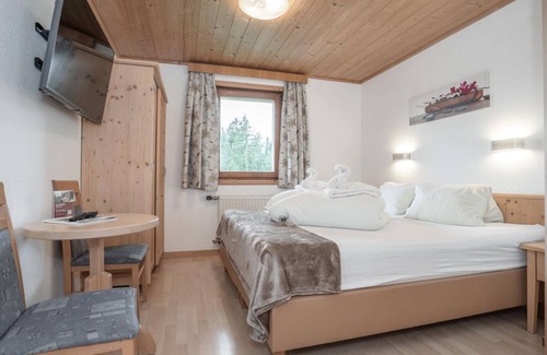 Scheffau am Wilden Kaiser Bed & Breakfast | Sonnenstrahl 5 guests, from 4N, half board - Berggasthof Bärnstatt