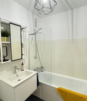 Neusass Old Town Apartment | Sonniges City-Apartment mit Südbalkon und Parklatz