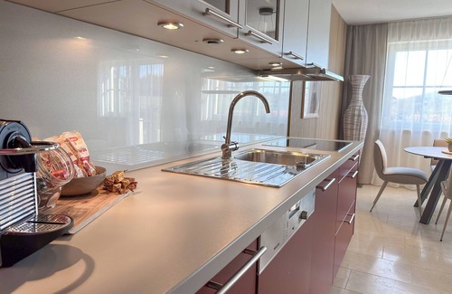 Seekirchen am Wallersee House | "SONNTAGSGLÜCK"-Premium Apartments Seekirchen: modern & spacious, pool area