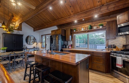 Fetters Hot Springs-Agua Caliente Cabin | Sonoma Wine Country Luxury Log Cabin