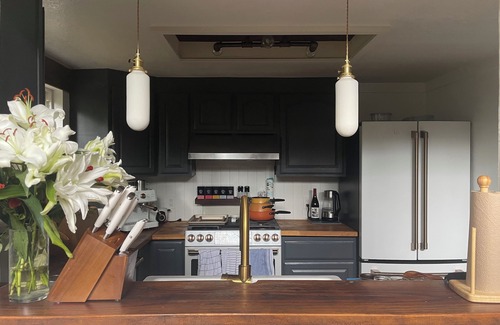 Forestland Cabin | Soothing modern Oakland Hills treehouse with deck