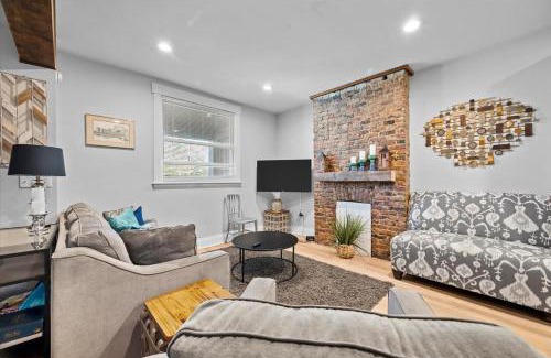 Mount Washington House | Sophisticated Elegance in Pghs Most Scenic Locale