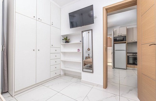 Neromilos Villa | Soso's Garden House with Pool