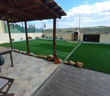 Arruda dos Vinhos House | Sossego e tranquilidade-Valley Guest House-Perto de Lisboa-Estacionamento à porta do alojamento