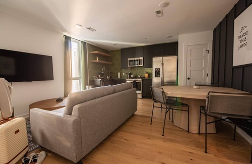 Fishtown Apartment | Sosuite NEW 2BR Apt w W D Split Level