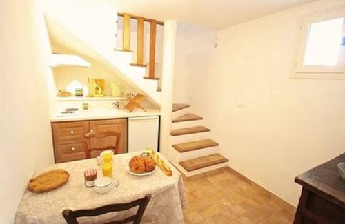 Cucuron House | South Luberon, T1 * at Mas du Perussier, 2 persons. Ideal for lovers.