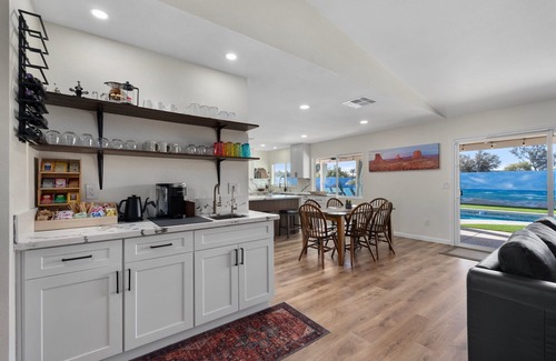 Ahwatukee Foothills House | South Mountain FREE HEATED Pool & Hot Tub Close to trails and park. NEW