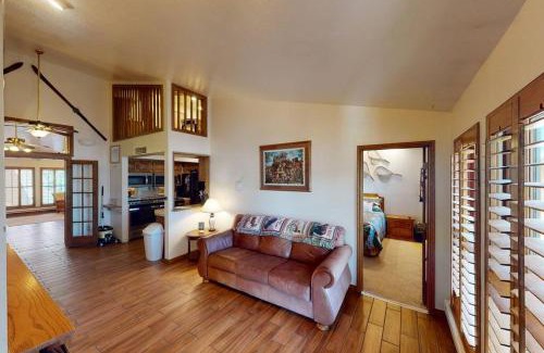 Brian Head Apartment | South Penthouse Pool-Spa Ski-in out Gym, Sauna, Laundry, BBQ